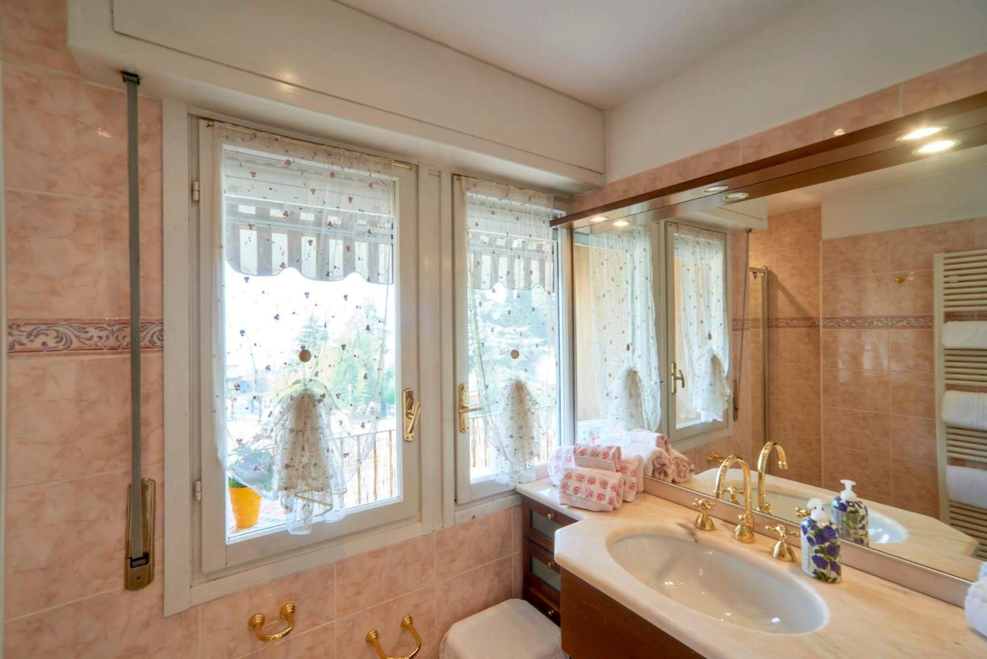 Tosca House 2 Bed & Breakfast Varenna Dış mekan fotoğraf