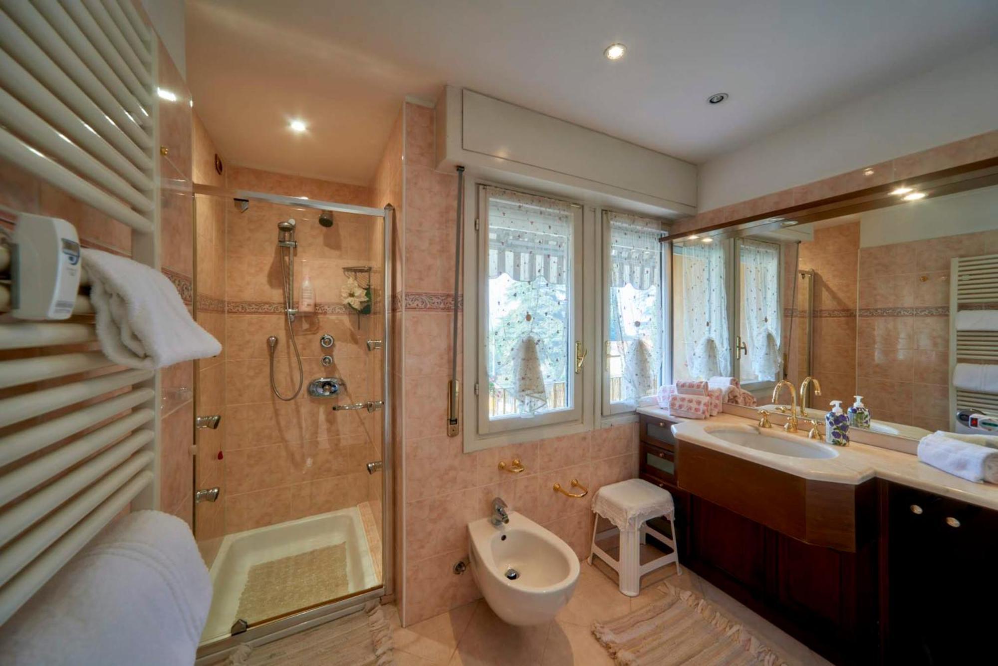 Tosca House 2 Bed & Breakfast Varenna Dış mekan fotoğraf