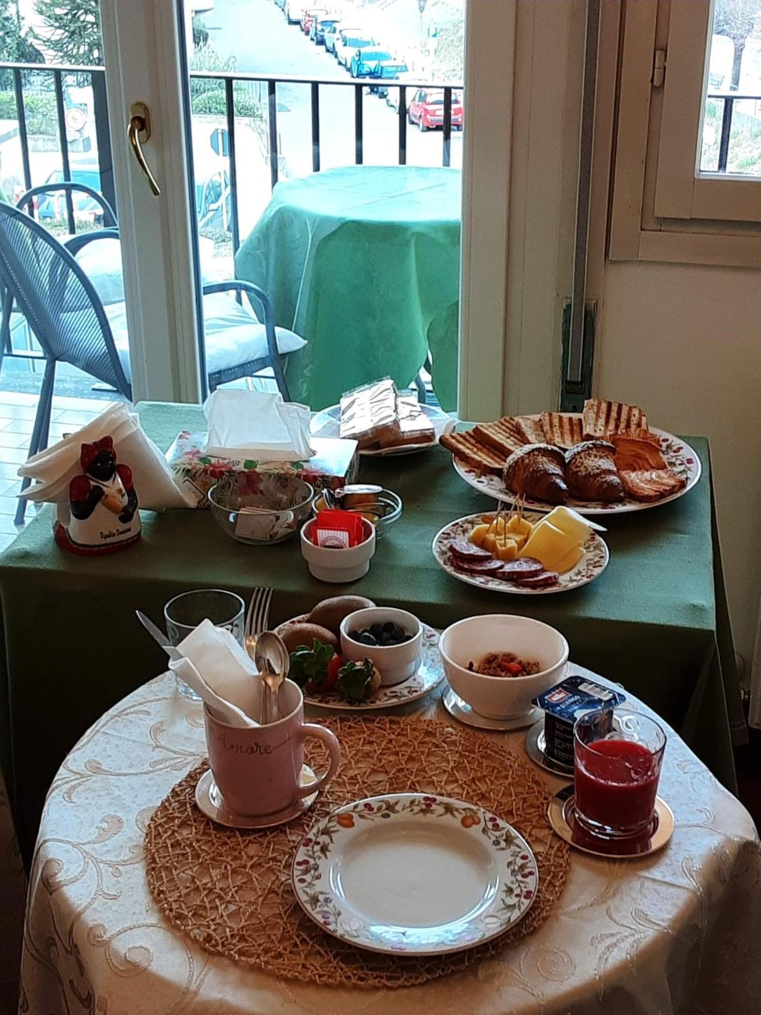 Tosca House 2 Bed & Breakfast Varenna Dış mekan fotoğraf